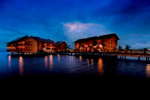 Bukit Merah Laketown Resort