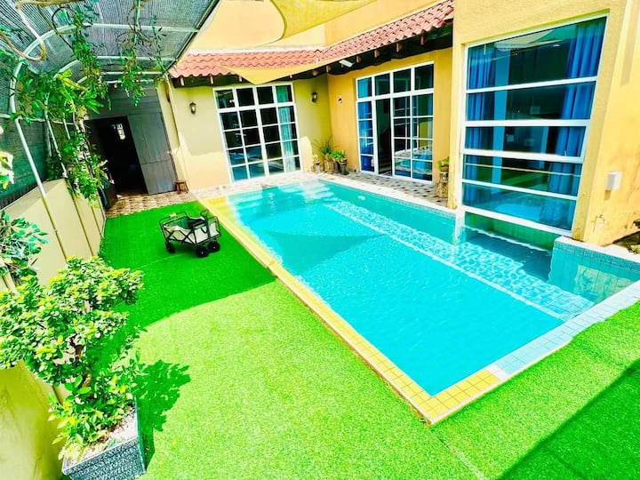Villa Kolam Santalia Batu Pahat – Homestay Menarik & Selesa