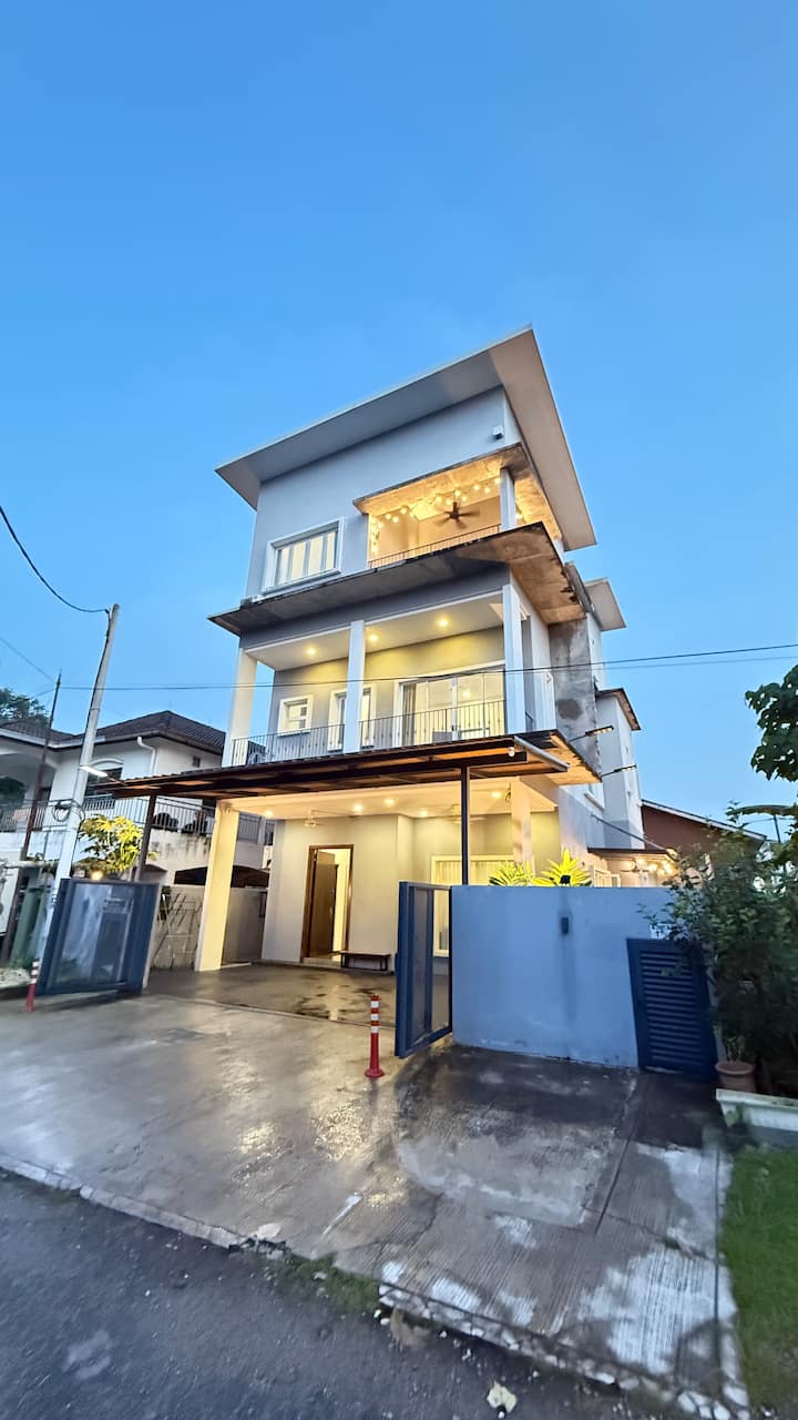 Homestay Sg Buloh Airbnb untuk 24 Orang – Booking Cepat
