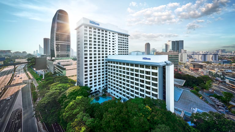 Hotel Hilton Petaling Jaya Dengan Kolam Renang & Restoran