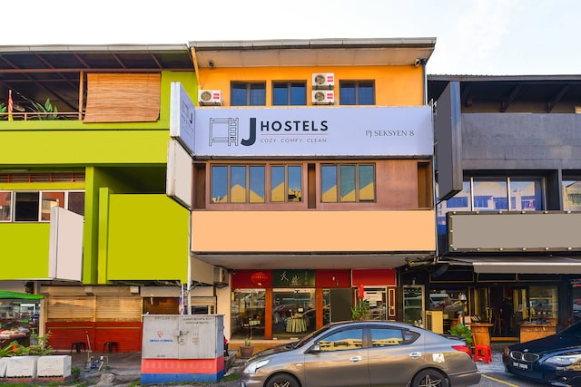 Super OYO 90562 J Hotel PJ – Hotel Budget Murah & Selesa di Petaling Jaya