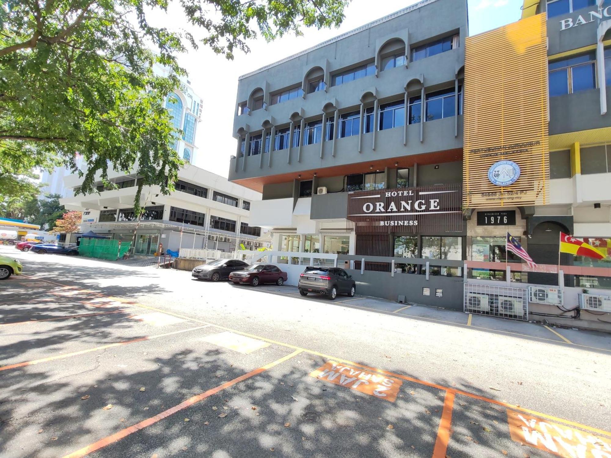 Hotel Perniagaan Oren yang Mewah dan Selesa