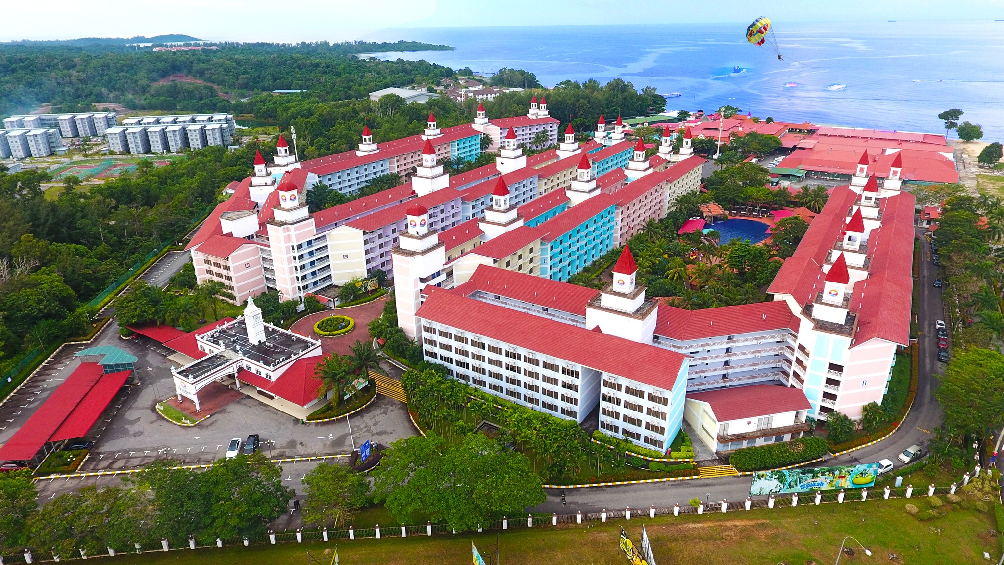 Resort Pantai Desaru Lotus dengan Spa dan Pemandangan Indah