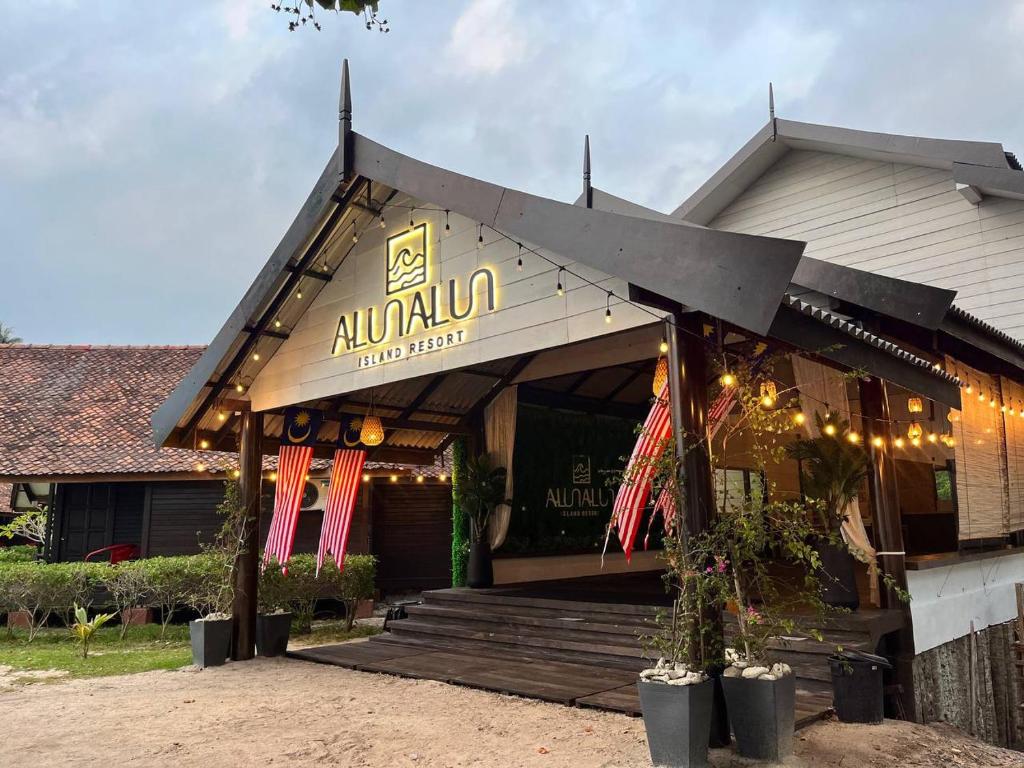 Alun Alun Island Resort 1 Resort Pulau Alun Alun: Penginapan Mewah di Pulau Indah